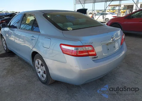 2007 Toyota Camry Le z USA, uszkodzony, nr VIN 4T1BE46K37U584063